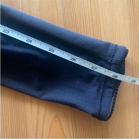 Lululemon leggings in black with geometric detail, 2 - Picture 8 of 11